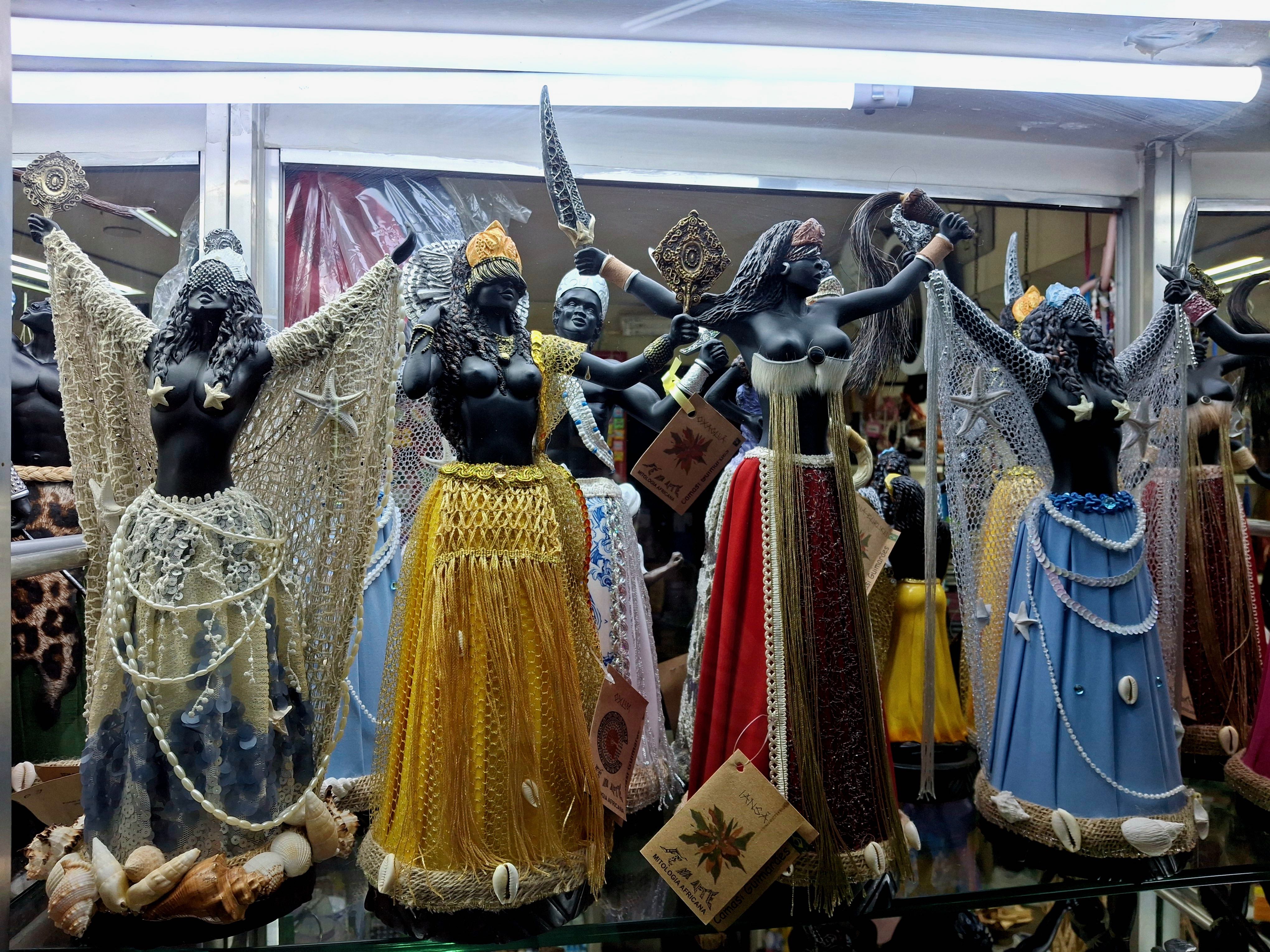 Estatuetas da Mitologia Afrina. São Paulo