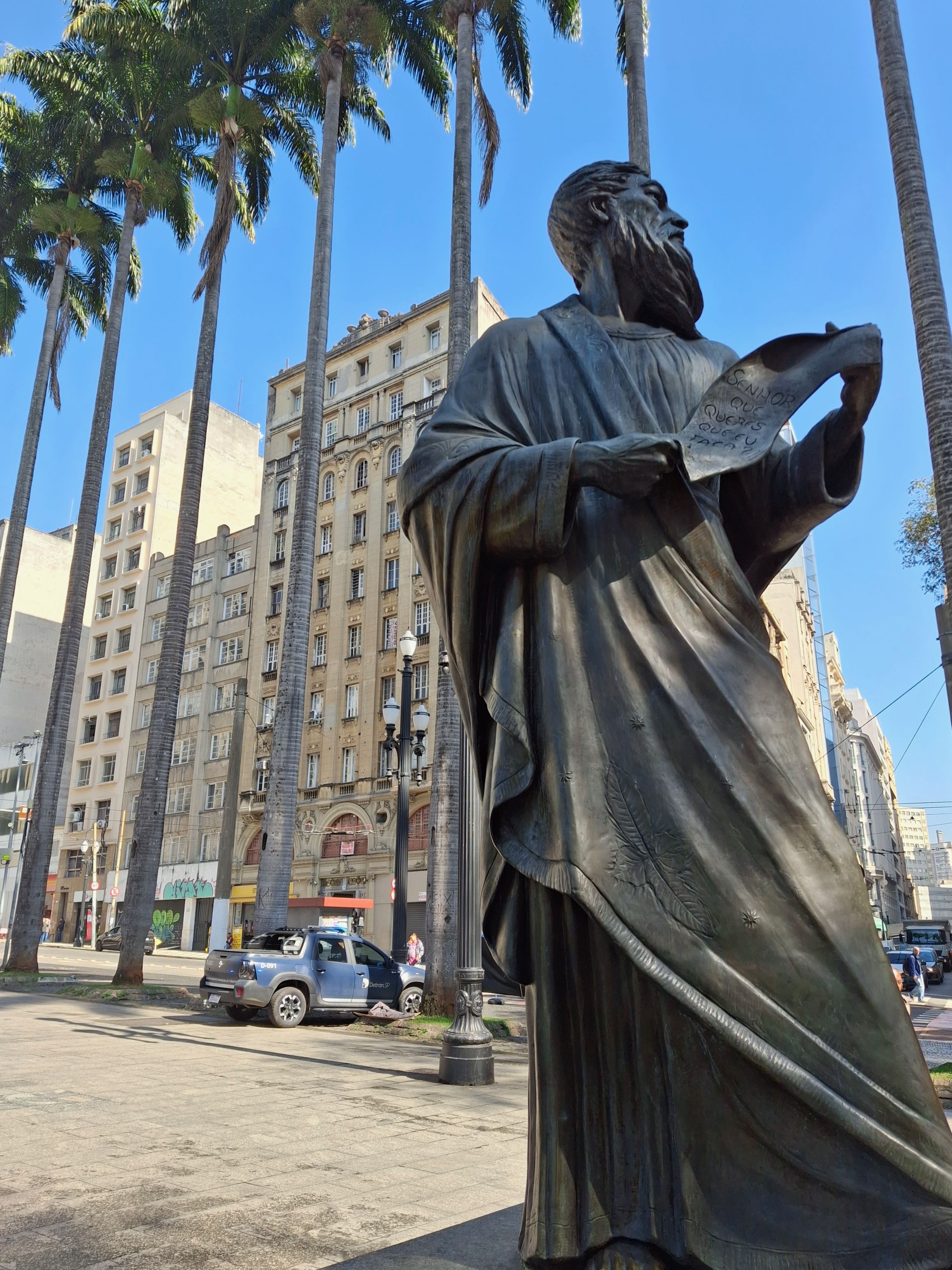 Praça da Sé. Escultura do Apóstolo Paulo.